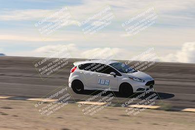 media/Jan-04-2026-SCCA SD (Sun) [[defc442887]]/4-Novice Group/Session 2 Bowl Speed Pans/